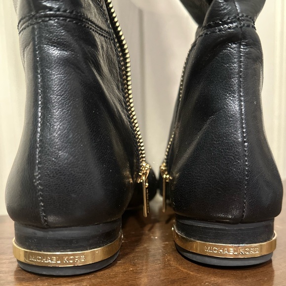 ♦️ Michael Kors Black knee high leather boots with gold studs size 5.5 - Picture 9 of 16
